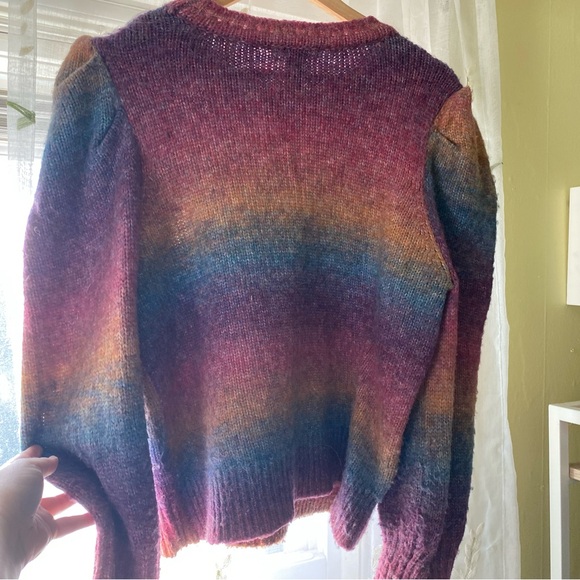 Design History | Rainbow Puff-sleeved Sweater - Picture 5 of 5